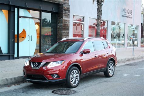Date Night in the 2015 Nissan Rogue | FactoryTwoFour