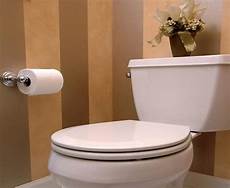 togliere piastrelle bagno come rinnovare il bagno spendendo poco e senza demolire togliere piastrelle bagno come rinnovare il bagno spendendo poco e senza demolire