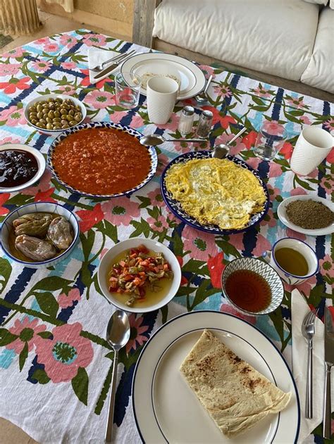 BEIT AL FANNAN (Tabaqat Fahl) - Inn Reviews, Photos, Rate Comparison ...