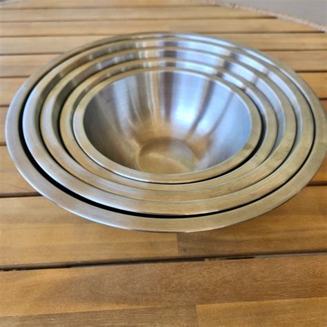Lot #150 - Set of Stainless Steel Nesting Mixing Bowls 1QT - 5QT ...