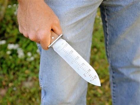 Testing the Truly Garden Hori Hori Knife - Reviewed by Bob Vila