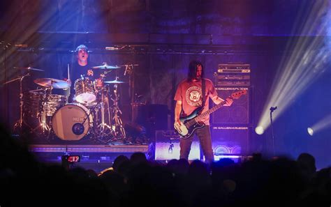Keanu Reeves and his band Dogstar perform at Sherman Theater in ...