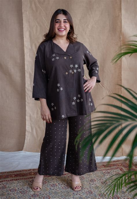 INDIAN ETHNIC WOMEN'S Ezlin Dabu Slub Cotton Co-ord Set (Set of 2 ...