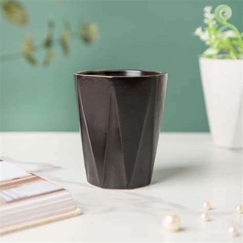 Nordic Black Textured Ceramic Planter Online - Premium Planter | Nestasia