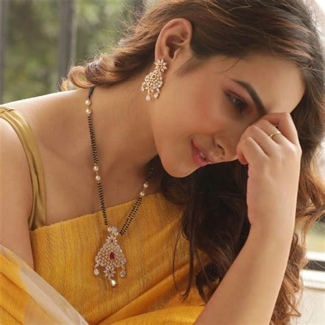 5 Must-Have Black Beads Mangalsutras for the Modern Indian Bride ...