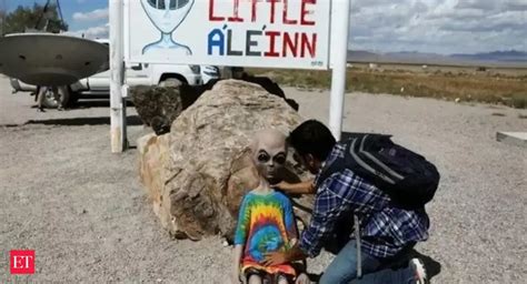 Craft of 'non-human' origin - 'Alien vehicles' kept by US govt? Former ...