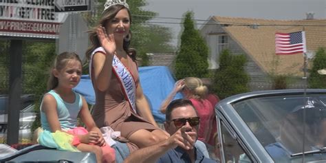 Mrs. Nebraska Alissa Harrington makes appearance at NEBRASKAland Days ...