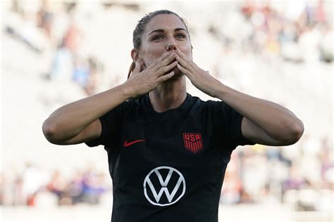 Alex Morgan Soccer Model 的图像结果