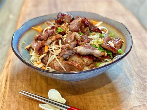 Vietnamese Grilled Pork And Rice Vermicelli Noodle Bowl
