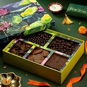 Choko La Regalia Chocolate Hamper 740 g – Luxury Assortment of Milk ...