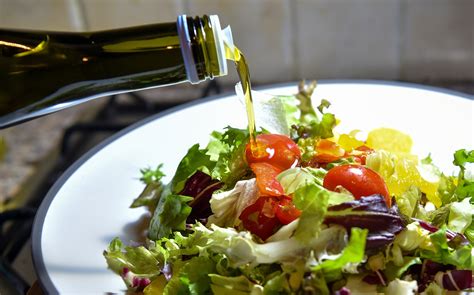 Eating olive oil during pregnancy ‘boosts quality of breast milk’ | The Independent
