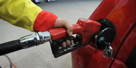 国内油价今日24时起上调 92号汽油上涨0.22元/升__财经头条