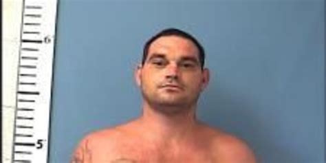 Man barricades self in house, sics dogs on police