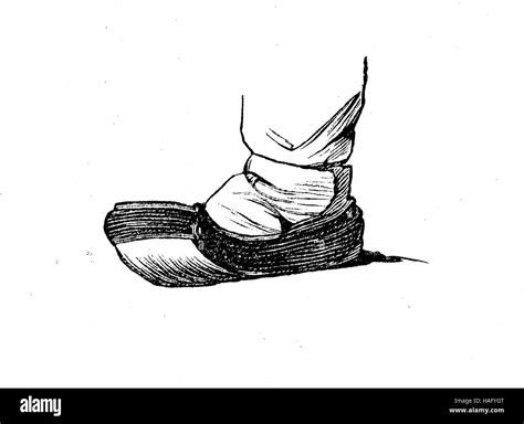 shoe fashion of the past, a man shoe from China, Middle Ages or earlier ...