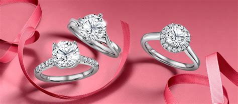 『珠宝』Prada 推出 Eternal Gold 新作：三角徽标，宝石与爱心 | iDaily Jewelry · 每日珠宝杂志