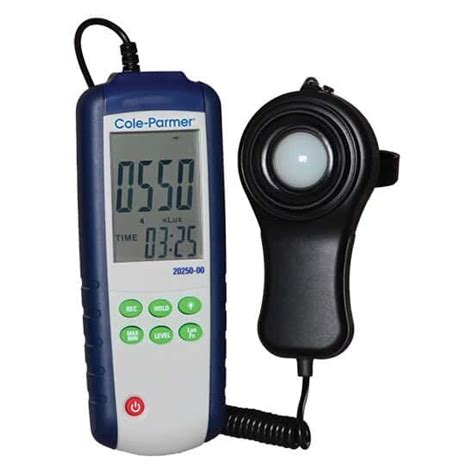 Cole-Parmer Data Logging Light Meter with NIST-Traceable Calibration ...