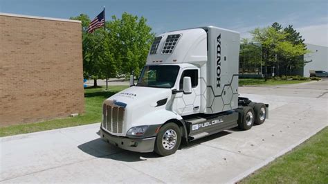 Honda modifies Peterbilt truck to operate on hydrogen fuel cells - Ecars Drive