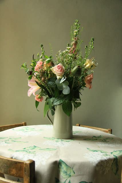 Table Setting Country Style 的图像结果