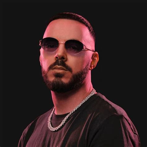 DANZA KUDURO (PART. DON OMAR) (Lyrics in English) - Lucenzo