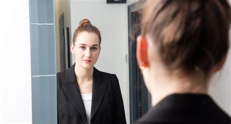 Interview Mirror 的图像结果