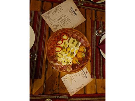 ETNO RESTORAN STARA SRPSKA KUĆA | Domaća kuhinja | Džona Kenedija 10p ...