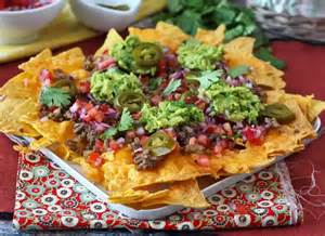 Garnished nachos perfect for an aperitif dinner!