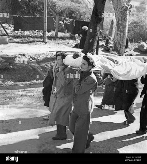 Spanish republican refugee hi-res stock photography and images - Alamy