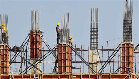 Thane Man Falls on Iron Rods, Prompt Action by Construction Workers ...