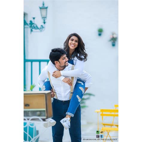 Ideas For Couple Portraiture Wearing Matching Clothes – Shopzters