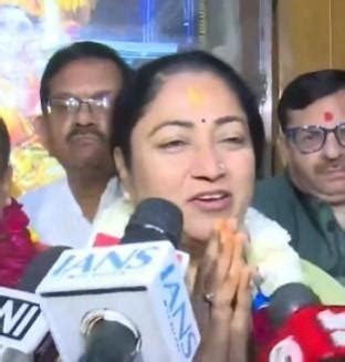 Rekha Gupta offers prayers at Gauri Shankar temple on Maha Shivratri ...