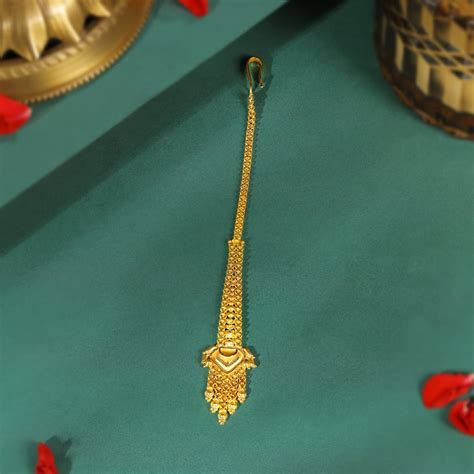 Pristine Gold Maang Tikka for Indian Brides