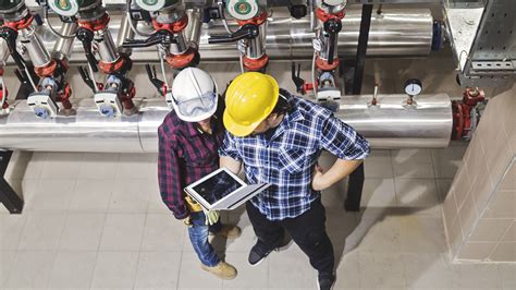 How Young Technicians Thrive With Mobile Field Service Software
