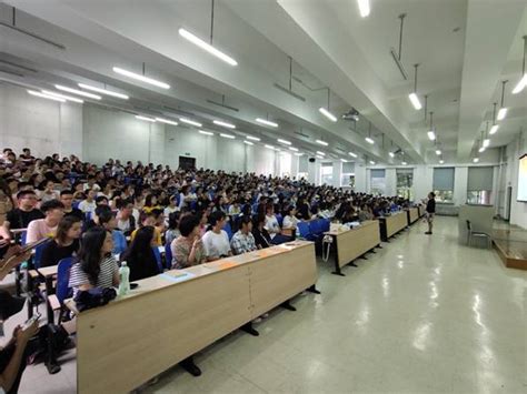 外国语学院成功举办2014“外院杯”外语演讲比赛-辽宁大学外国语学院