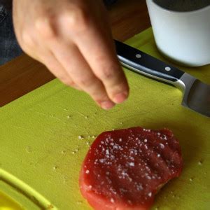 Ricetta Filetto di manzo con fonduta di pecorino moliterno e spadellata ...