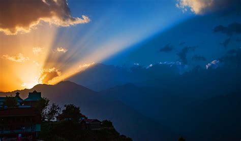 Narkanda's Hatu Peak Trek with Camping - Book Now @ Rs.1650 (13% off)