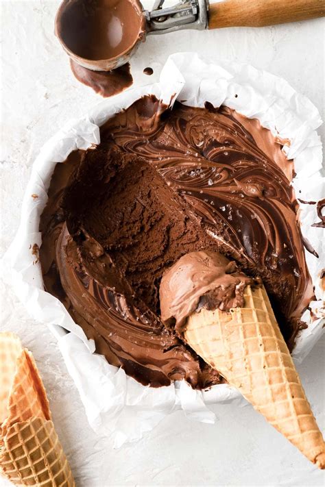 Dark Chocolate Ice Cream - Baran Bakery