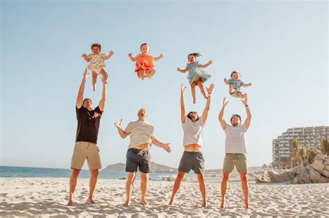 20 Creative Family Beach Picture Ideas: Capturing Fun and Memorable ...