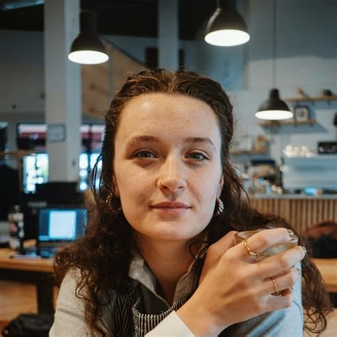 Chloe - Singing teacher - ₹2643/h