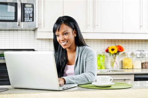 Companies with Work From Home Jobs that Pay $15 Per Hour or More