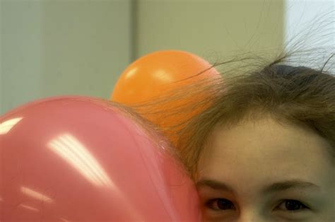 Static Electricity 的图像结果