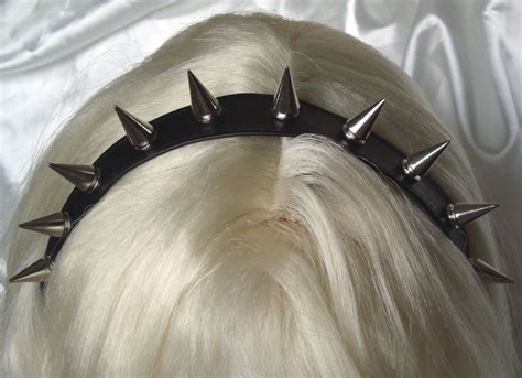 Spiked Headband | Acessorios de rock, Acessórios de roupas, Acessórios ...