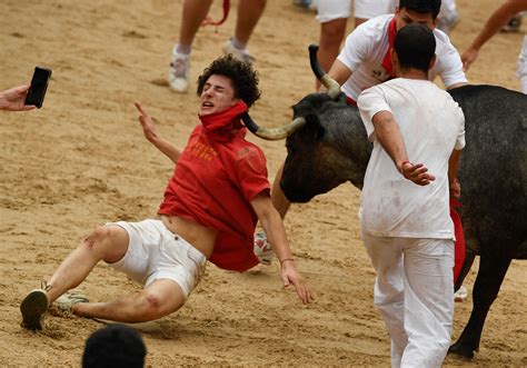 Thousands take part in first running of the bulls in Spain’s San Fermin ...