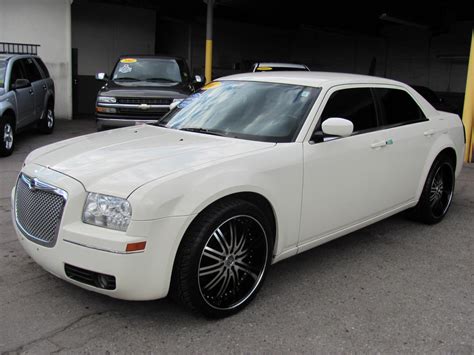2007 Chrysler 300 - Information and photos - MOMENTcar