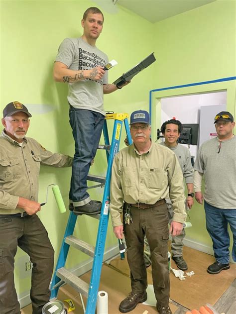 Inmates give food shelf a face lift - Park Rapids Enterprise | News ...