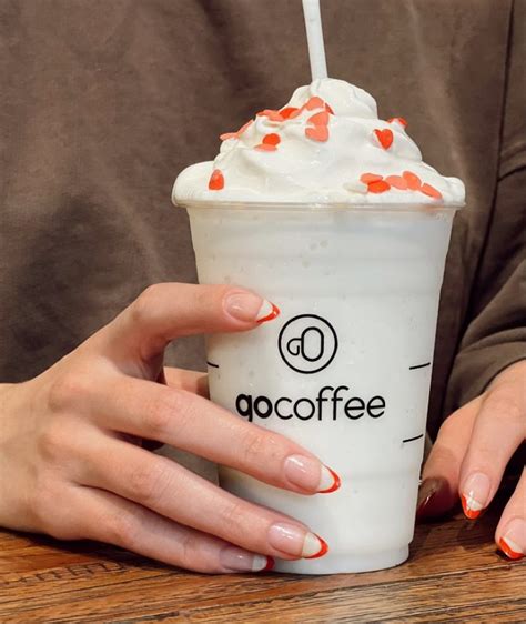 Resultado de imagem para Rede de café lança novo frappé secreto para a Páscoa