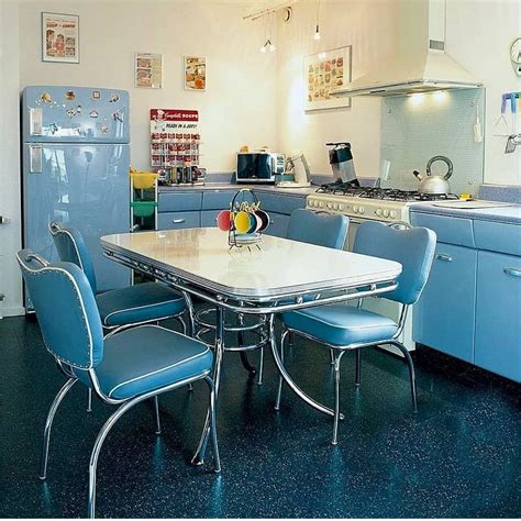Retro Kitchen 💓 | 50s style kitchen, Retro kitchen, Vintage kitchen