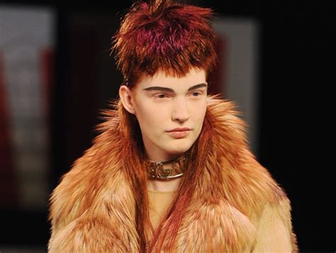 La estética punk de Gaultier regresa a París | Fotos | Pasarelas de ...