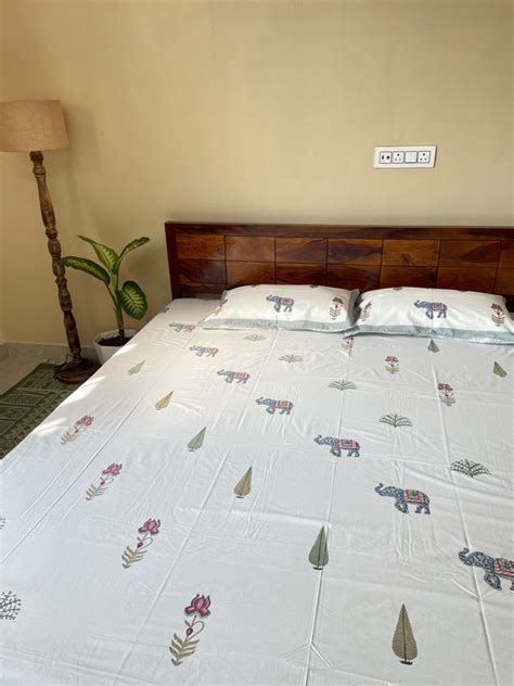 Elephant Garden HandBlock King Size Bedsheet with 2 Pillow Covers (108 ...