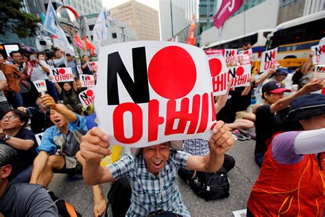 韩国民众集会抗议日本出口管制