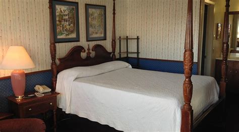 WARRICK PLAZA INN (Plainview) - Motel Reviews, Photos, Rate Comparison ...